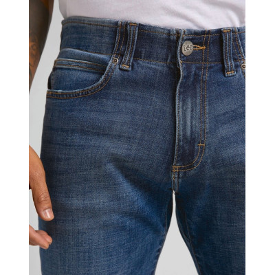 Extreme motion slim fit jeans